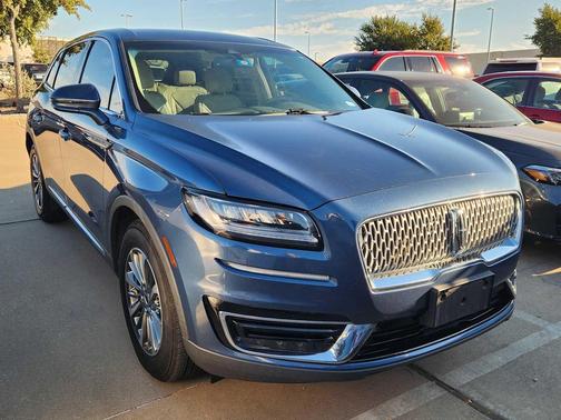 2019 Lincoln Nautilus Select