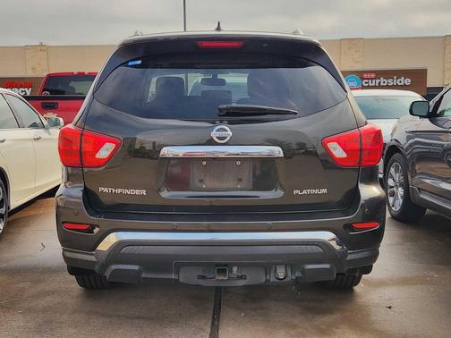 2017 Nissan Pathfinder Platinum