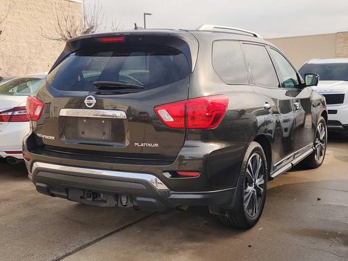 2017 Nissan Pathfinder Platinum