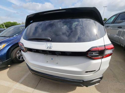 Platinum White Pearl 2025 Honda Pilot Sport