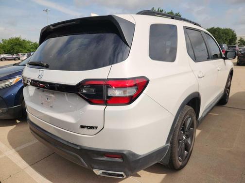 Platinum White Pearl 2025 Honda Pilot Sport