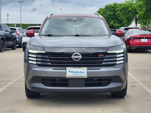 Gun Metallic/Scarlet Ember Tintcoat 2025 Nissan Kicks SR