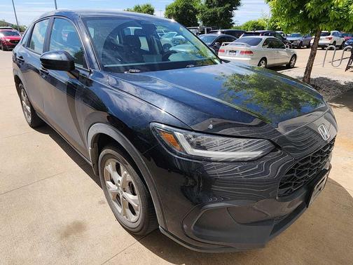 Crystal Black Pearl 2023 Honda HR-V LX