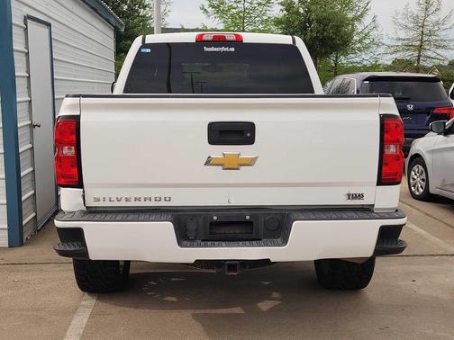 Summit White 2018 Chevrolet Silverado 1500 Custom