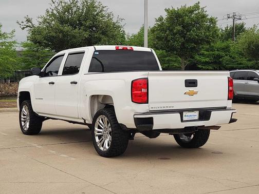 Summit White 2018 Chevrolet Silverado 1500 Custom