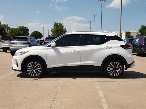2022 Nissan Kicks SV