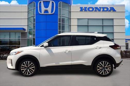 2022 Nissan Kicks SV