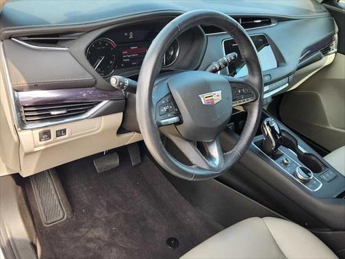 2022 Cadillac XT4 Luxury