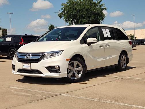 White Diamond Pearl 2018 Honda Odyssey