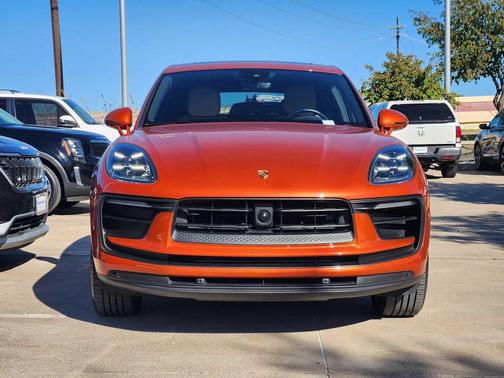2022 Porsche Macan AWD
