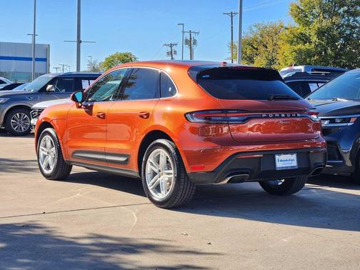 2022 Porsche Macan AWD