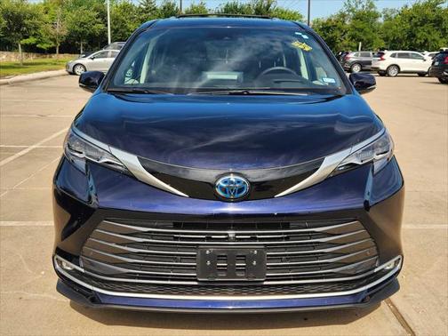 2024 Toyota Sienna Platinum 7 Passenger