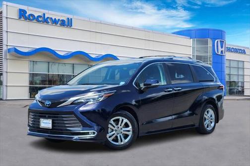 2024 Toyota Sienna Platinum 7 Passenger