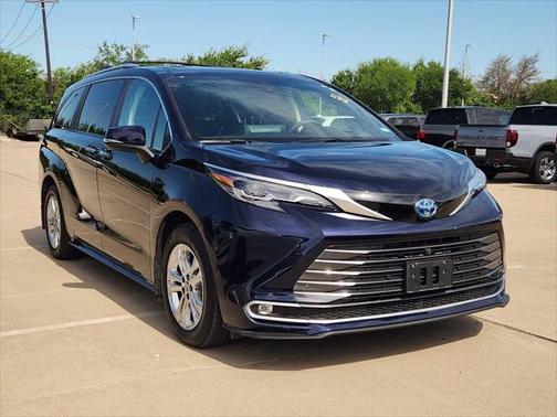 2024 Toyota Sienna Platinum 7 Passenger