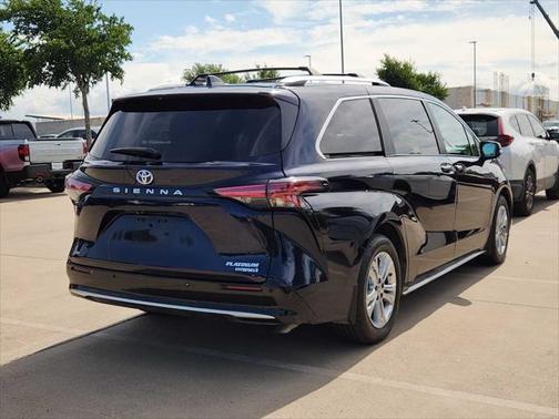 2024 Toyota Sienna Platinum 7 Passenger