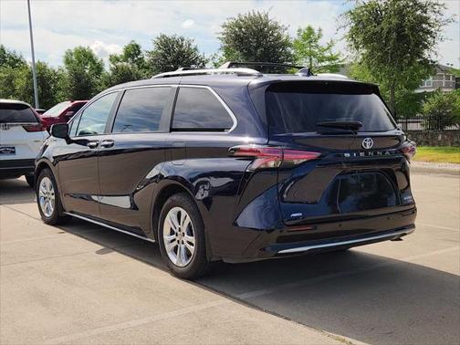 2024 Toyota Sienna Platinum 7 Passenger