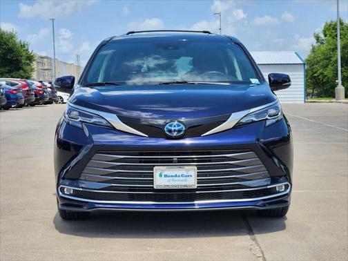 2024 Toyota Sienna Platinum 7 Passenger