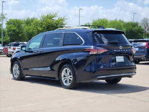 2024 Toyota Sienna Platinum 7 Passenger