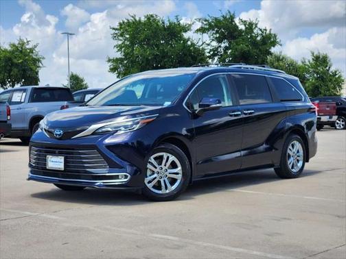 2024 Toyota Sienna Platinum 7 Passenger