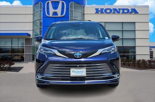 2024 Toyota Sienna Platinum 7 Passenger
