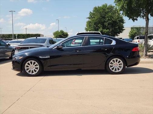 2019 Jaguar XE 25t