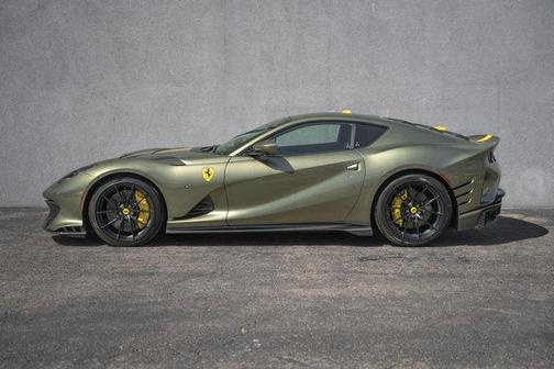 2023 Ferrari 812 Competizione Coupe