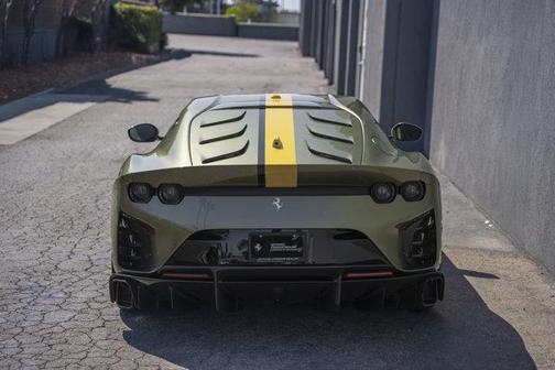 2023 Ferrari 812 Competizione Coupe