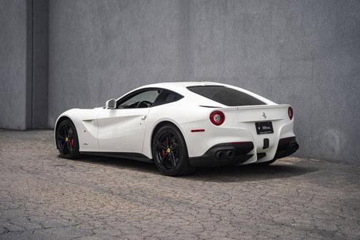 Bianco Avus 2015 Ferrari F12berlinetta Base