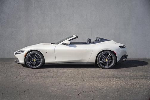 2025 Ferrari Roma Spider Spider