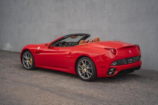 2011 Ferrari California Base