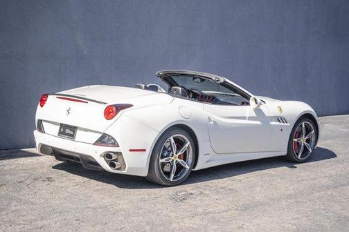 2014 Ferrari California Base