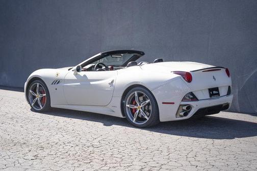 2014 Ferrari California Base