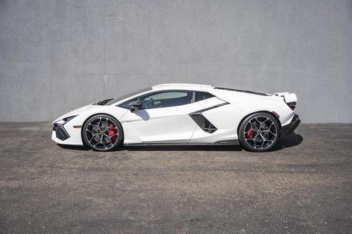 2024 Lamborghini Revuelto Coupe
