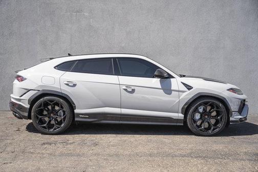 2024 Lamborghini Urus Performante