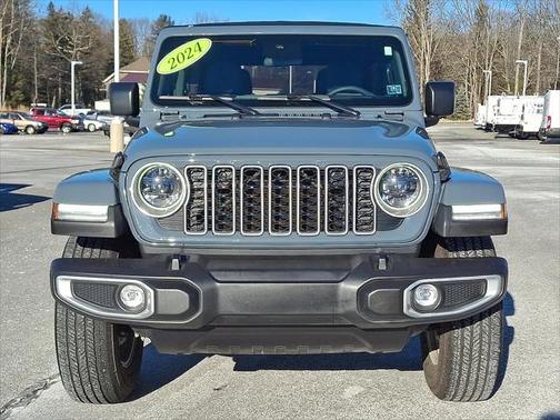 2024 Jeep Wrangler 4-Door Sahara 4x4