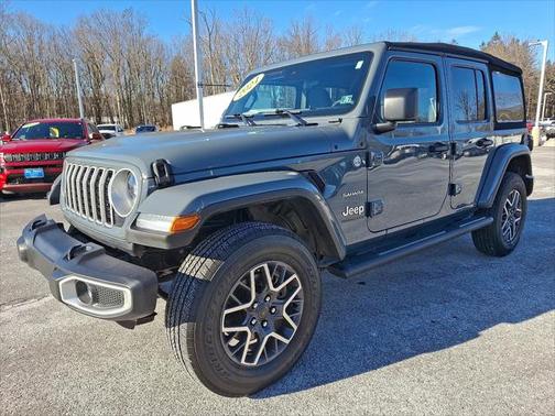 2024 Jeep Wrangler 4-Door Sahara 4x4