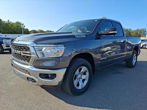 2022 RAM 1500 Big Horn Quad Cab 4x4 64' Box