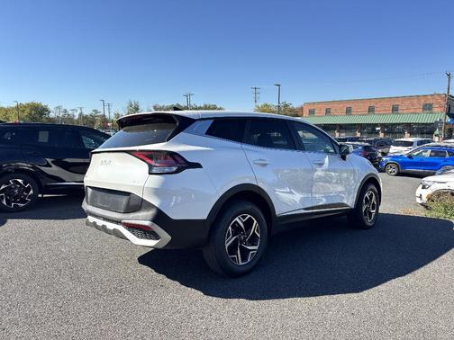 2024 Kia Sportage LX