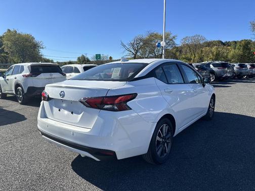 2022 Nissan Versa 1.6 SV