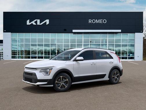 Snow White Pearl 2026 Kia Niro LX