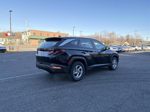 2023 Hyundai TUCSON SE