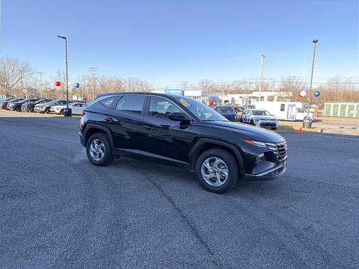 2023 Hyundai TUCSON SE