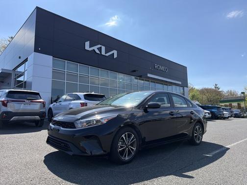 Aurora Black 2023 Kia Forte LXS