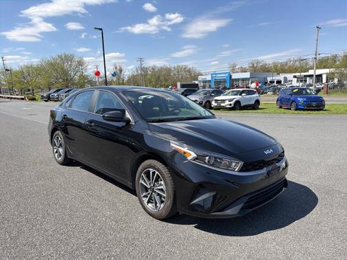 Aurora Black 2023 Kia Forte LXS