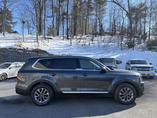 Gravity Gray 2024 Kia Telluride LX