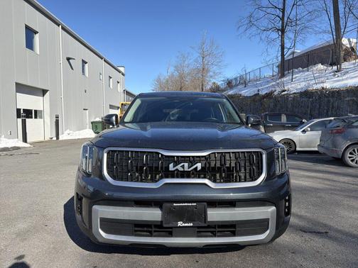 Gravity Gray 2024 Kia Telluride LX