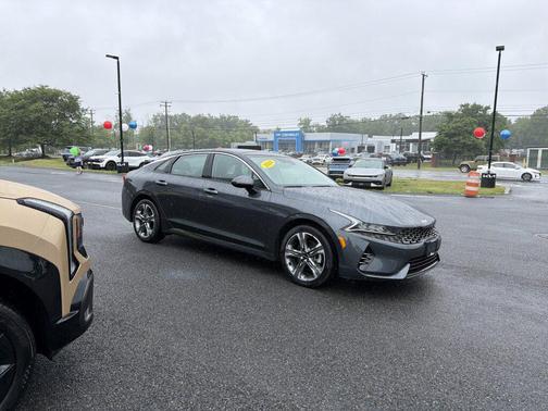 Gravity Gray 2024 Kia K5 EX