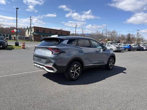 Everlasting Silver 2025 Kia Sportage EX