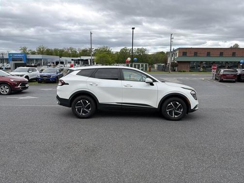 Snow White Pearl 2023 Kia Sportage Hybrid LX