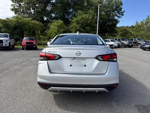 2023 Nissan Versa 1.6 SV